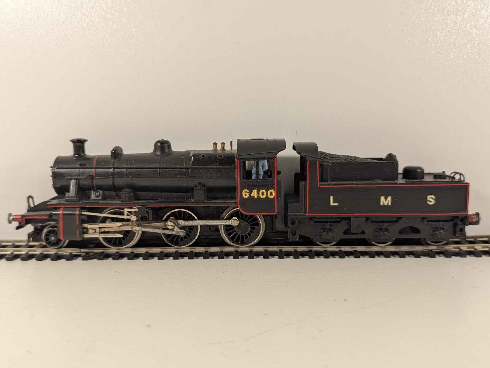 Hornby R857 OO Gauge LMS Ivatt Class 2MT 2-6-0 - Boxed