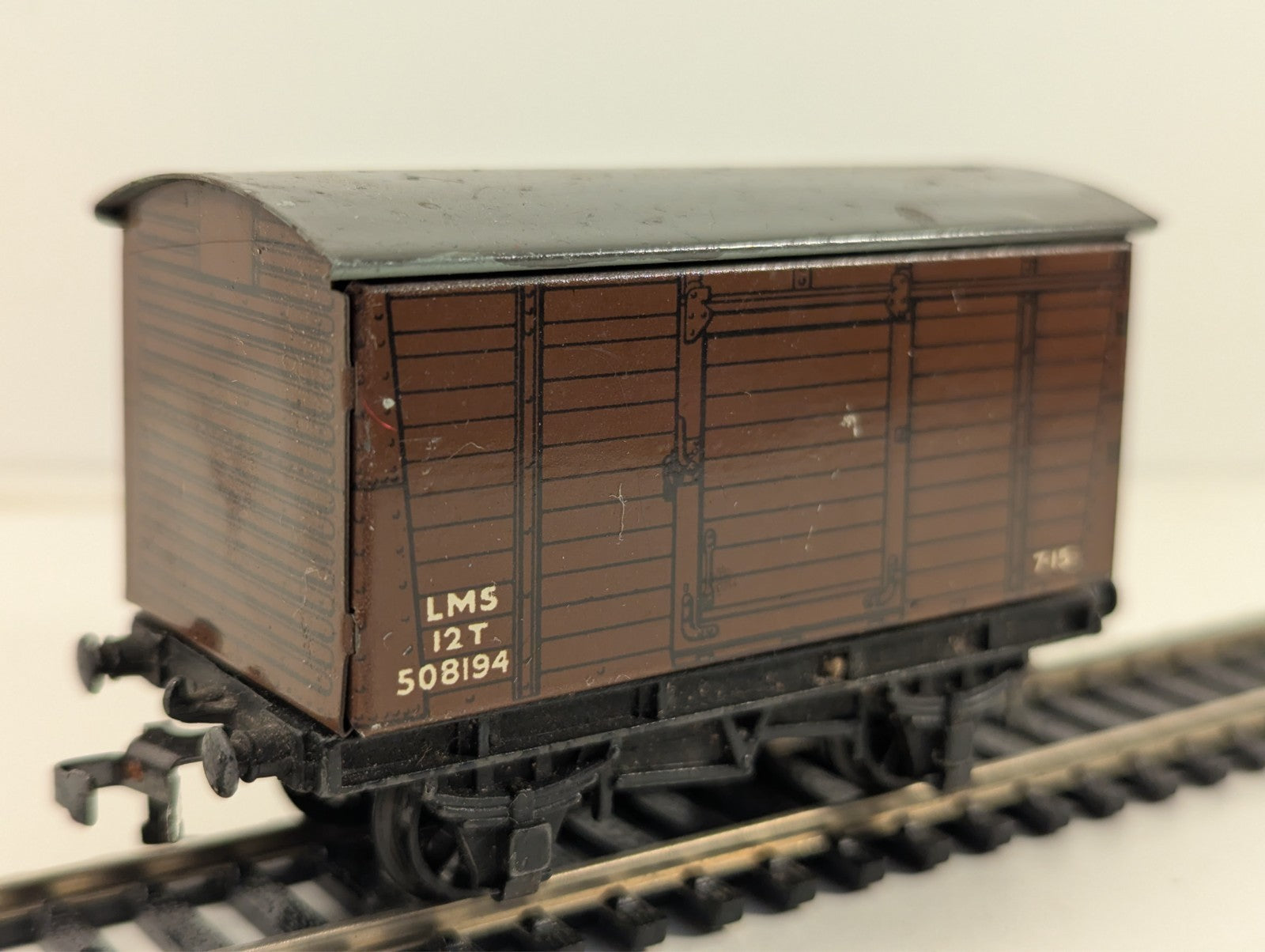 Hornby Dublo 32040 D1 LMS 12 Ton Goods Van OO Gauge