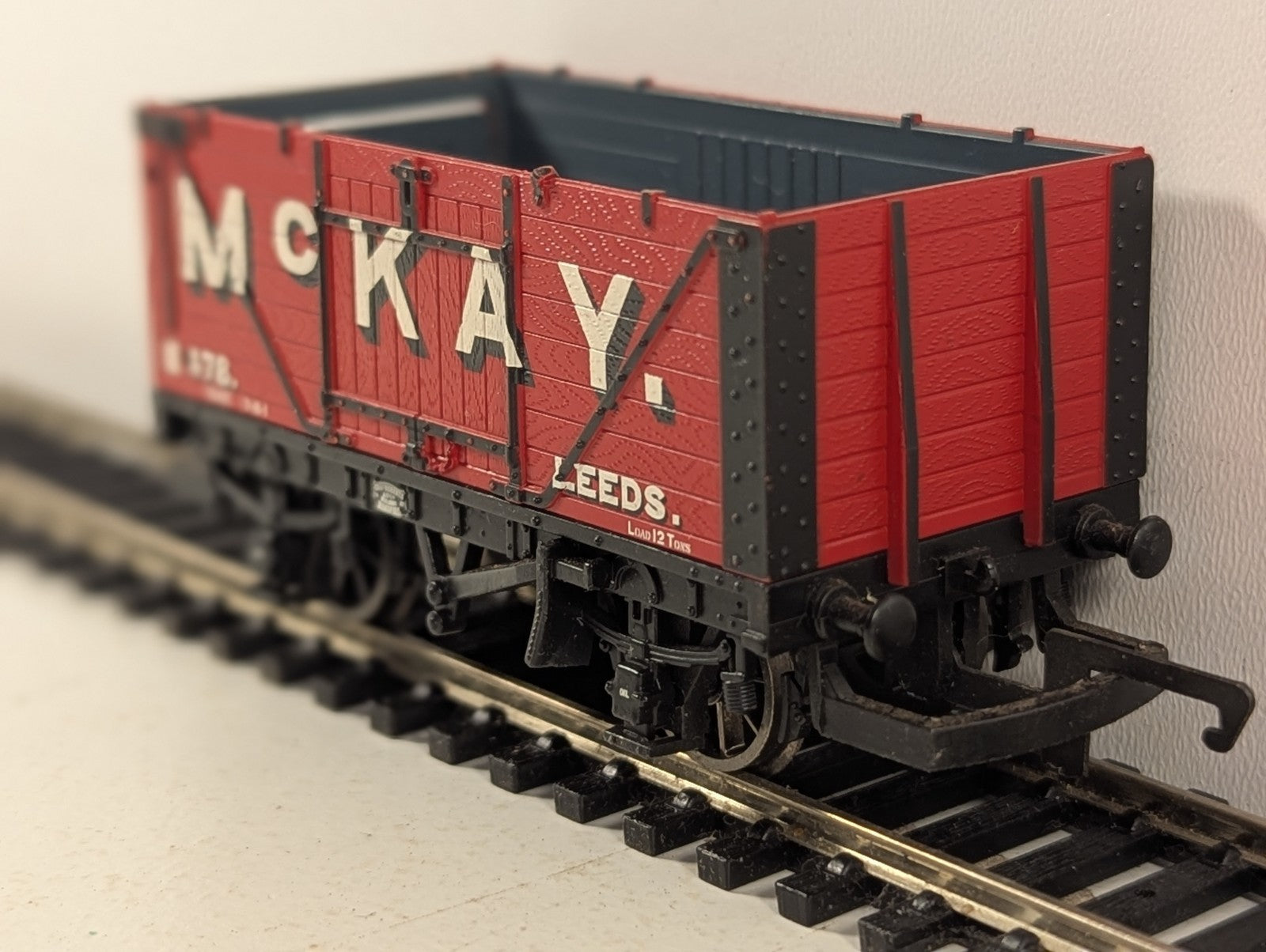 Hornby OO Gauge McKay Leeds 7-Plank Wagon Open Wagon 478 McKay