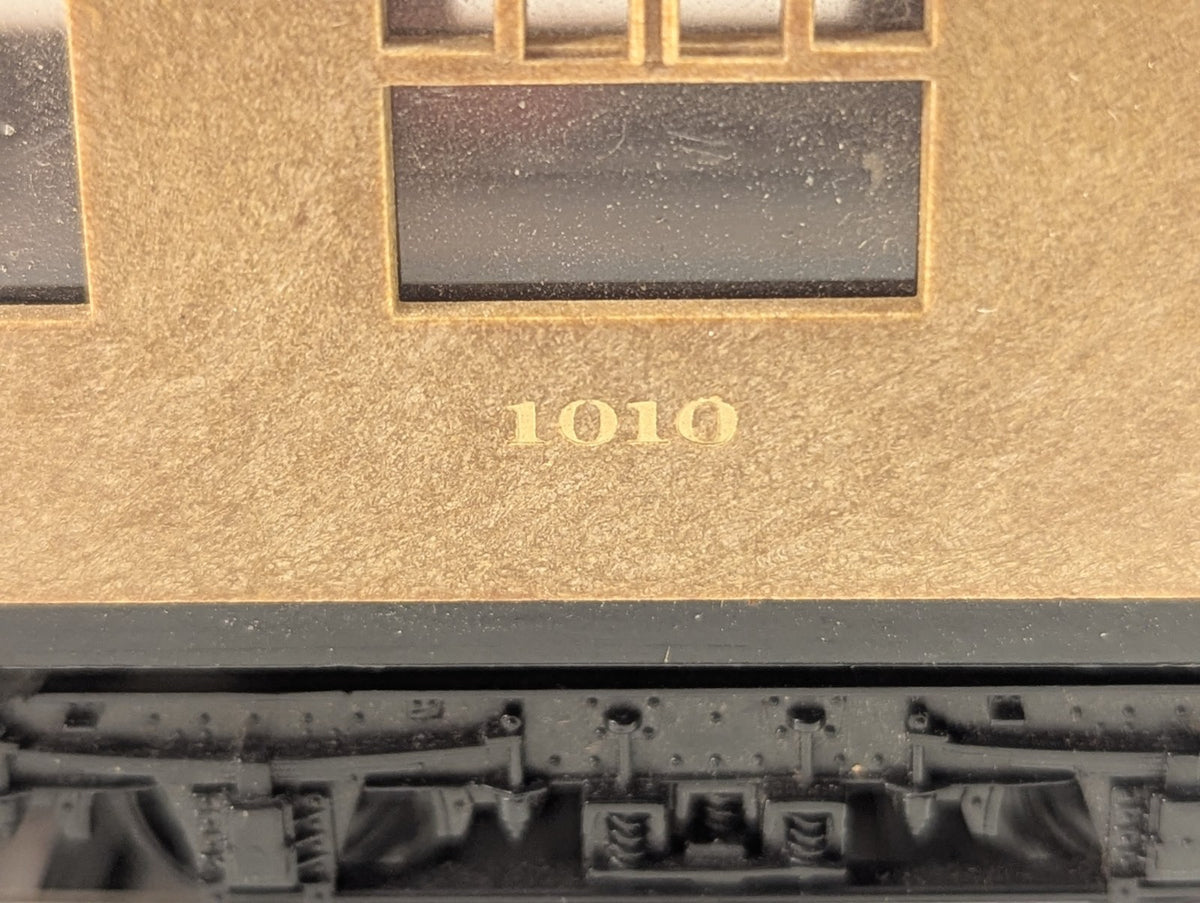 Tri-ang OO Gauge LNER Gresley Composite Coach Passenger Coach 1010