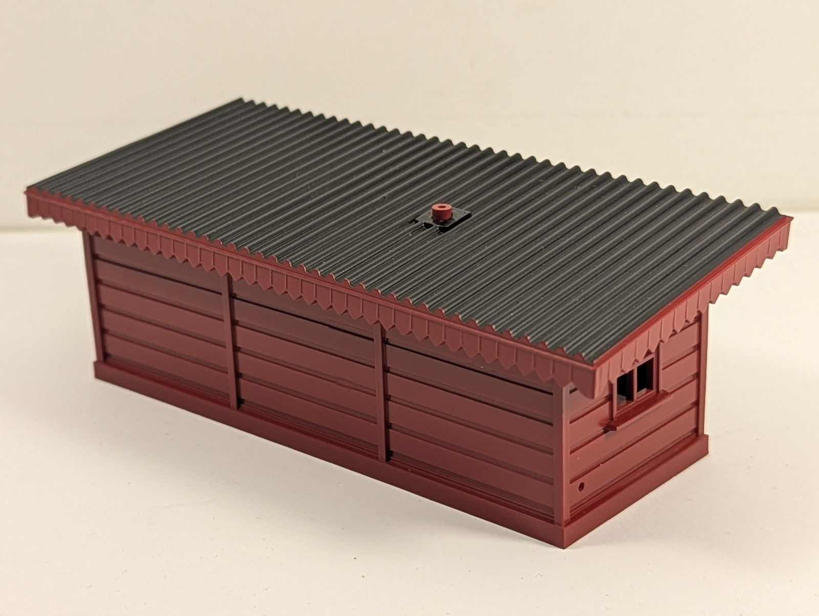 Hornby OO Gauge R513 Platform Waiting Room Maroon