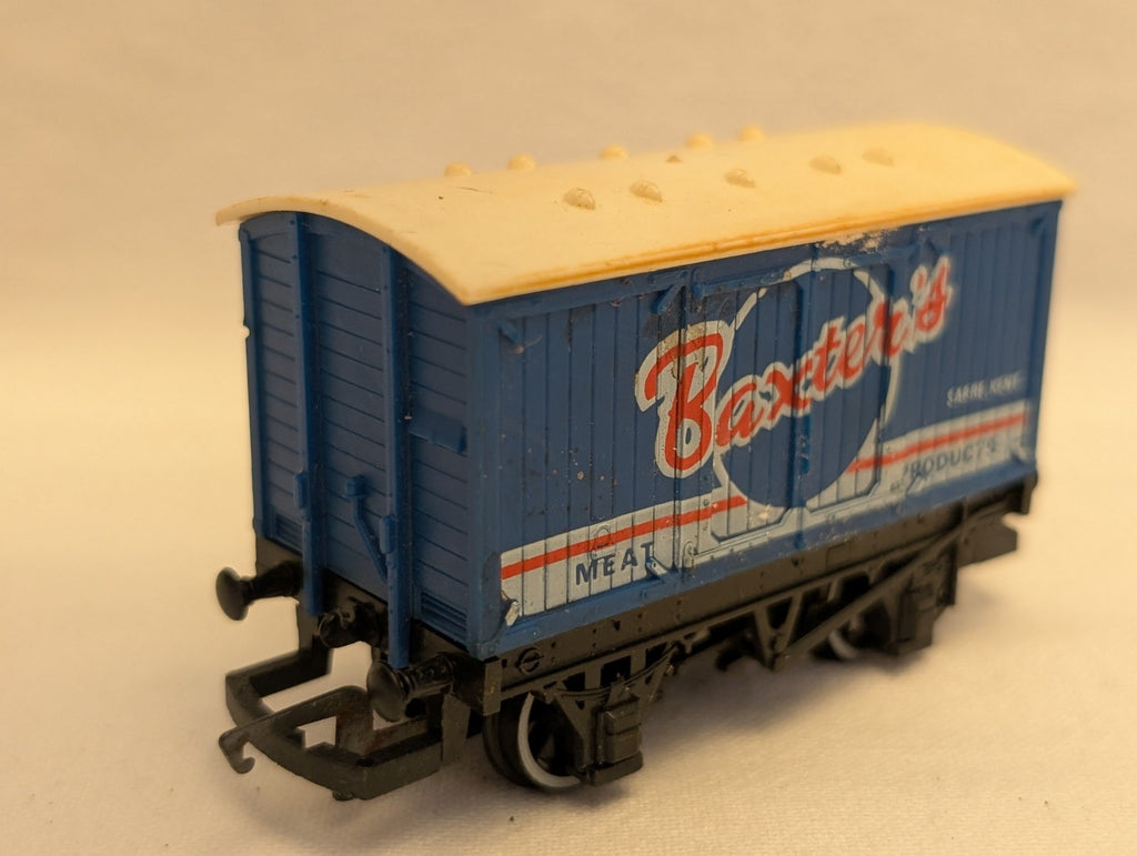 Hornby OO Gauge Baxter's Ventilated Van Goods Wagon Baxter's Meat Products