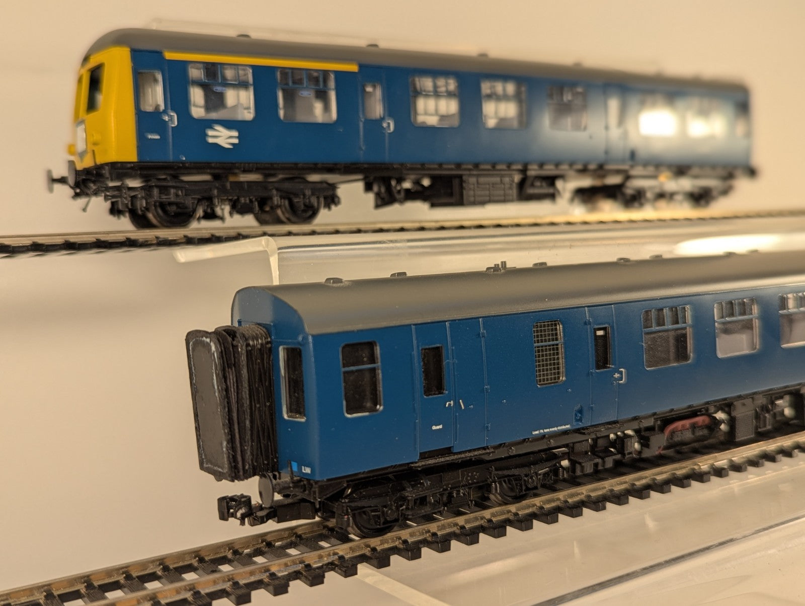 Bachmann Branchline 31-325DC BR Class 105 2-Car DMU DCC Ready OO Gauge - Boxed
