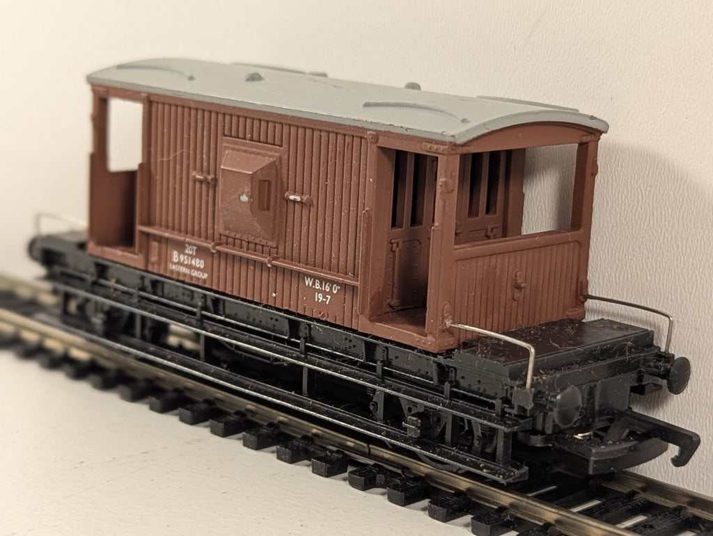 Mainline 37-139 20T Brake Van Brown