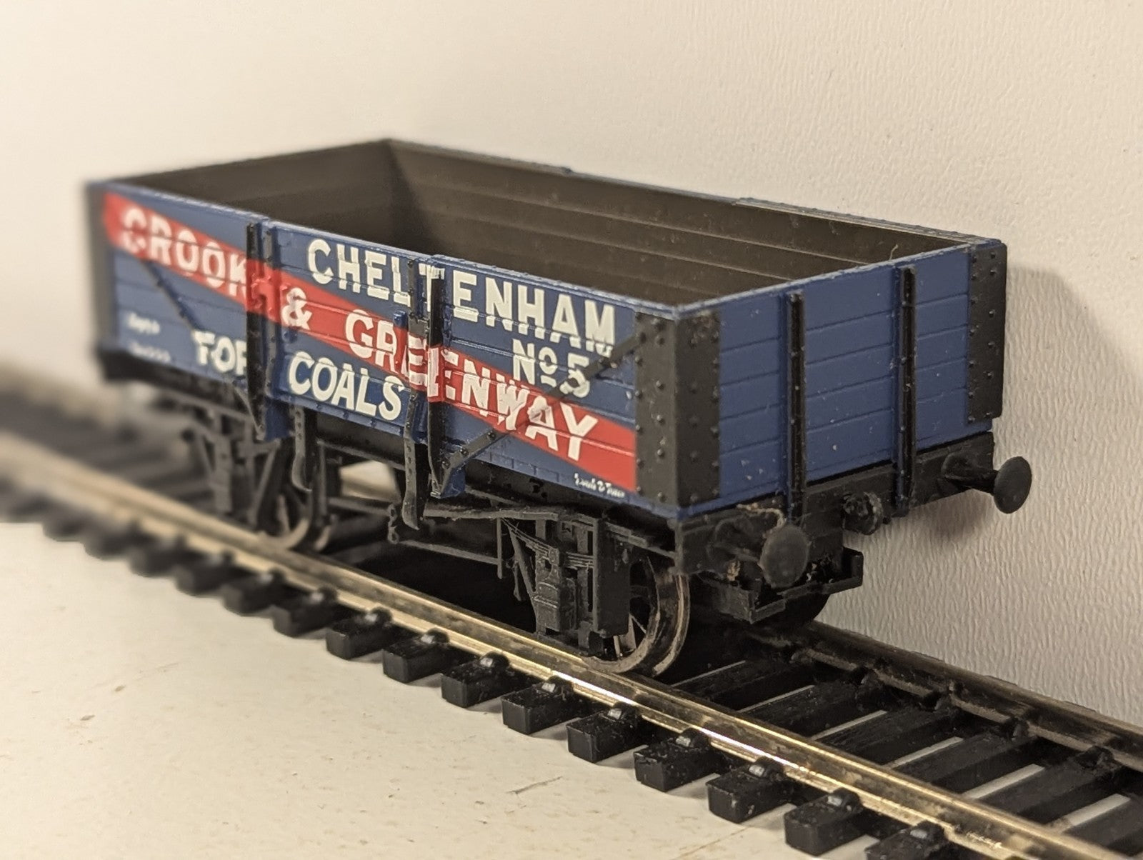 Hornby OO Gauge Crook & Greenway 5 Plank Wagon No. 5 Wagons