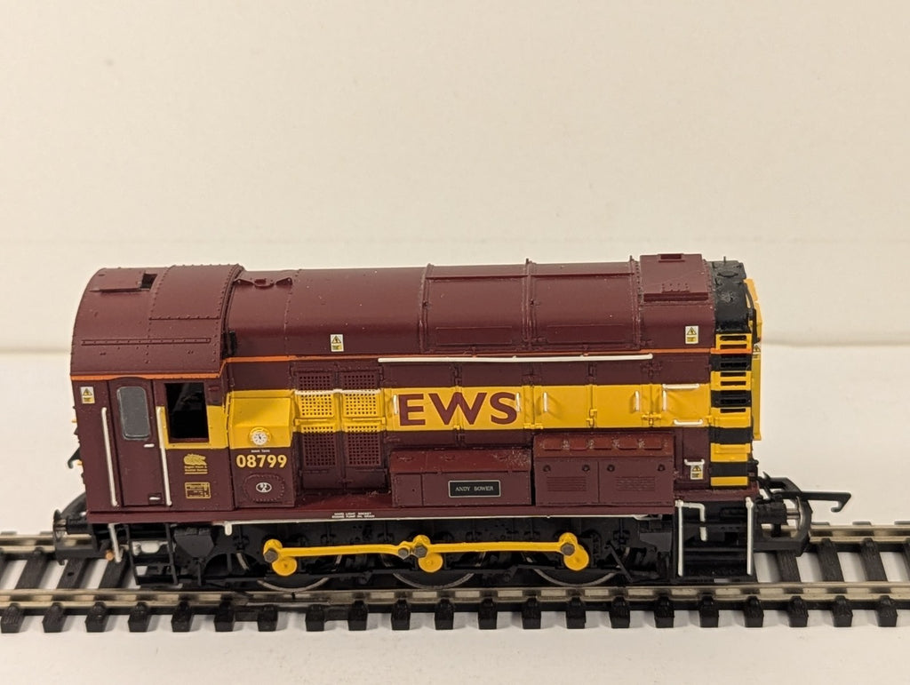 Hornby OO Gauge Class 08 Shunter 08799 'Andy Bower' Diesel Locomotive