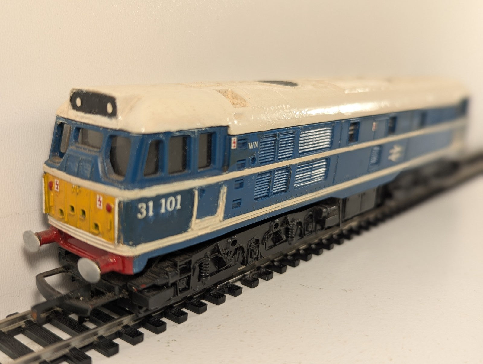 Tri-ang R357 OO Gauge Class 31 BR Blue Poor Runner