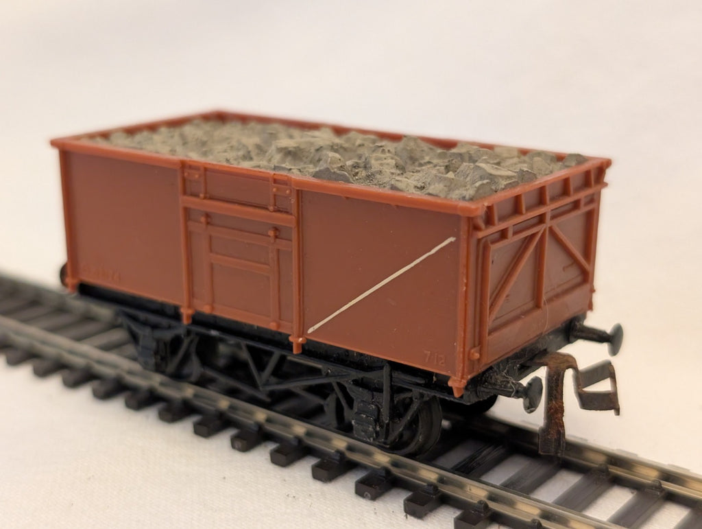 Trix OO Gauge 16-Ton Mineral Wagon Goods Wagon B68174 BR Bauxite