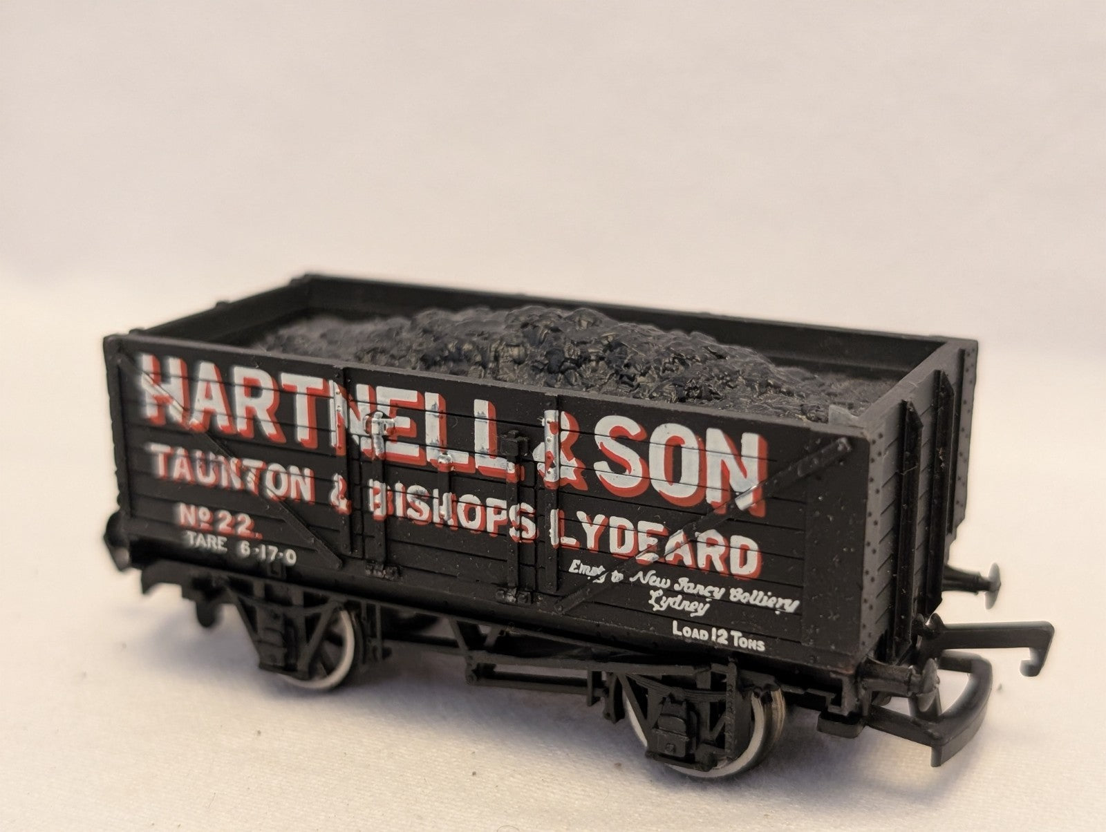 Bachmann OO Gauge 7 Plank Wagon Hartnell & Son Goods Wagon 22
