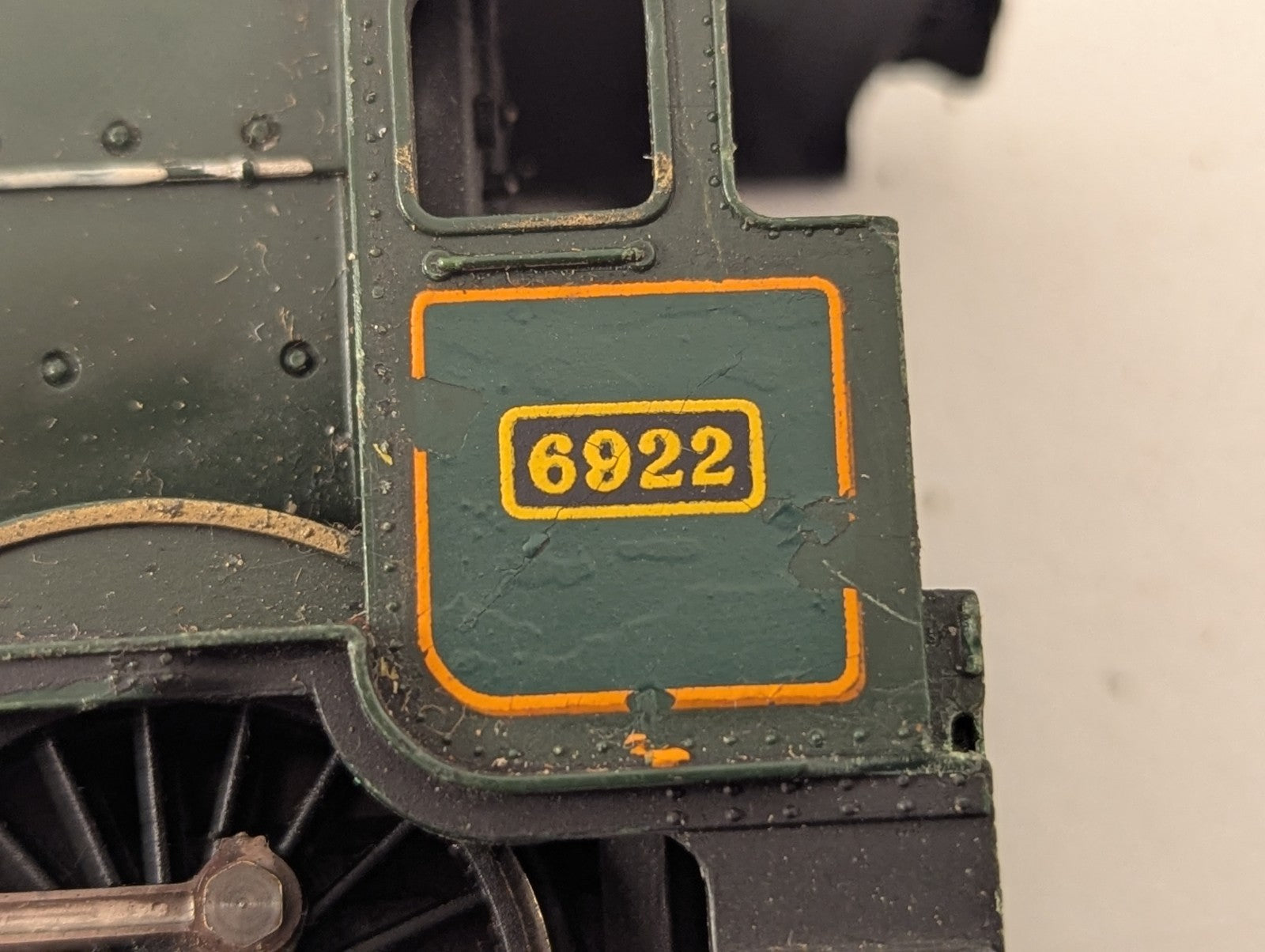 Hornby OO Gauge Hall Class Steam Locomotive - Repainted GWR Livery