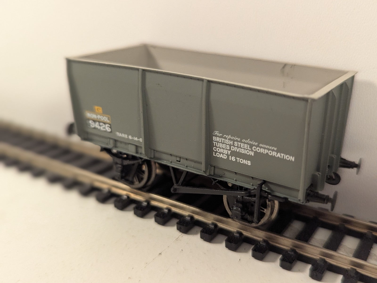 Bachmann 37-400A OO Gauge 16T Tippler Wagon British Steel Corby