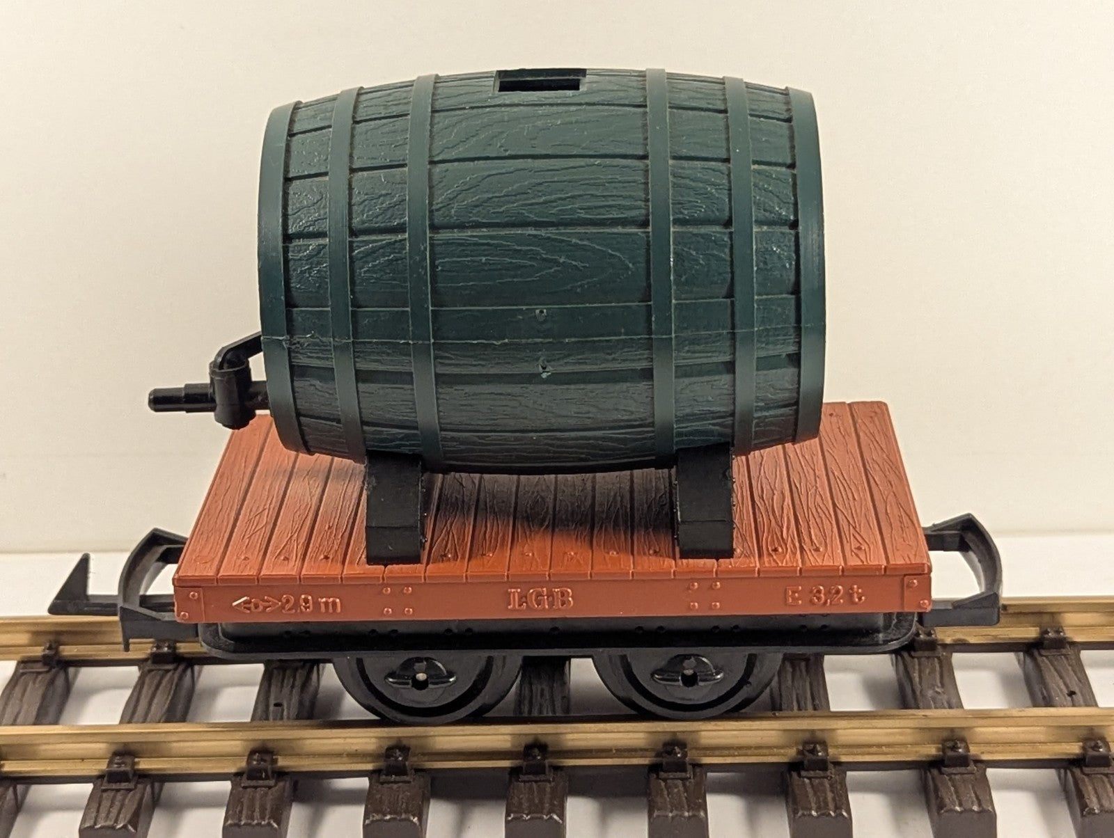 LGB 4047 G Gauge Wine Barrel Car