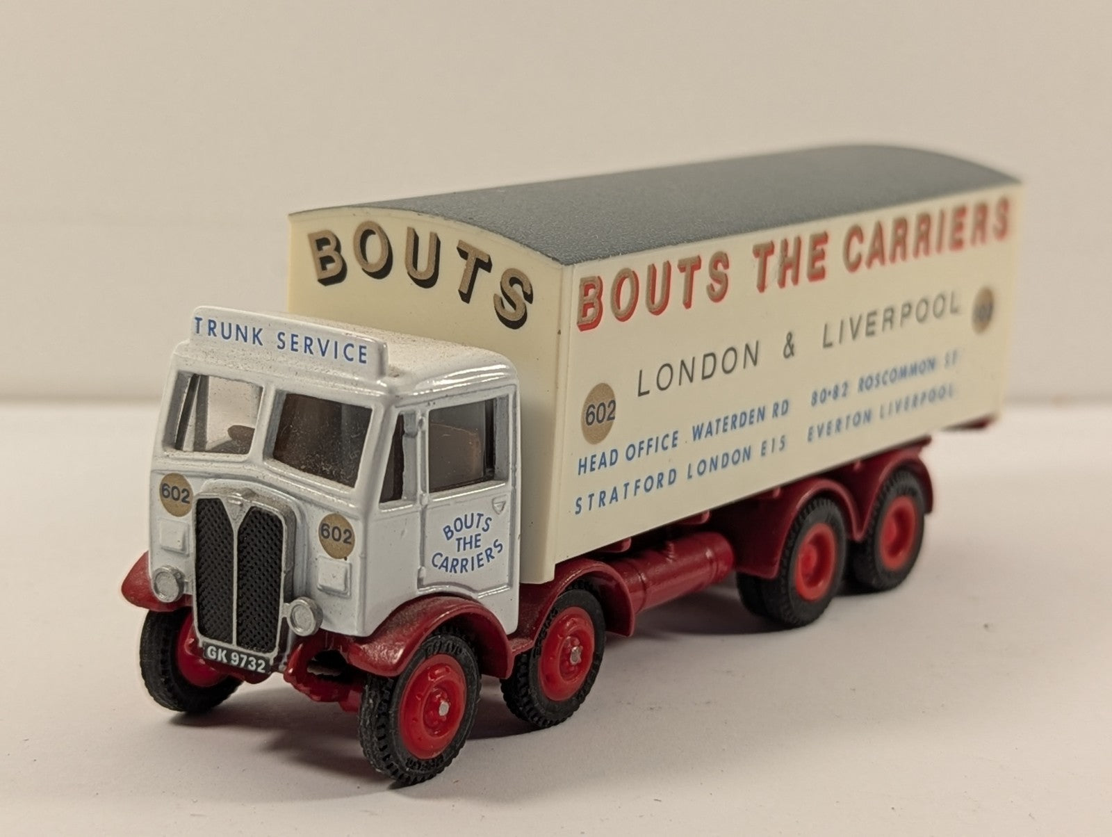 EFE 1:76 Scale AEC Mammoth Major MkI 8-Wheel Box Van Die-cast Model