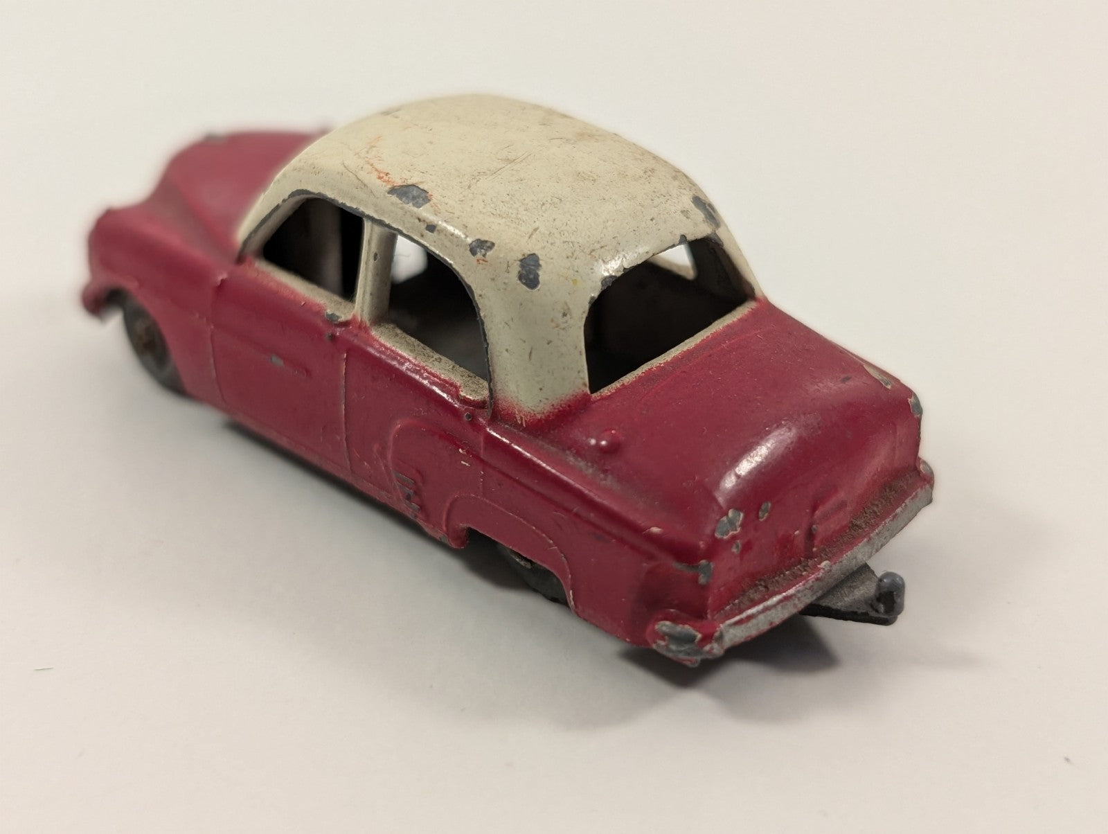 Vintage Matchbox Lesney 22a Vauxhall Cresta die-cast car