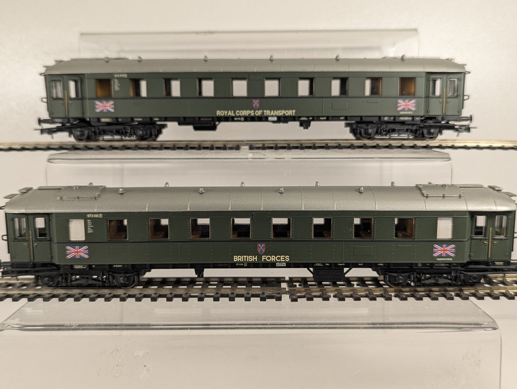 Liliput HO Gauge Wagenset Brit. Rheinarmee, Ep. III Passenger Coach Set
