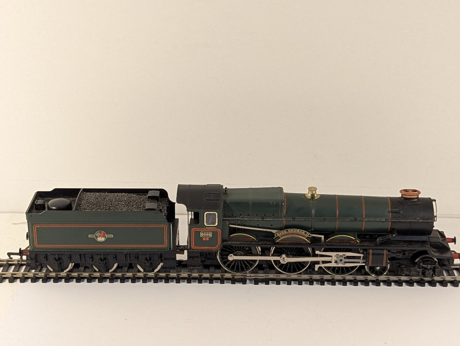 Hornby R303 King Class 'King George II' 6005 BR Green - Boxed