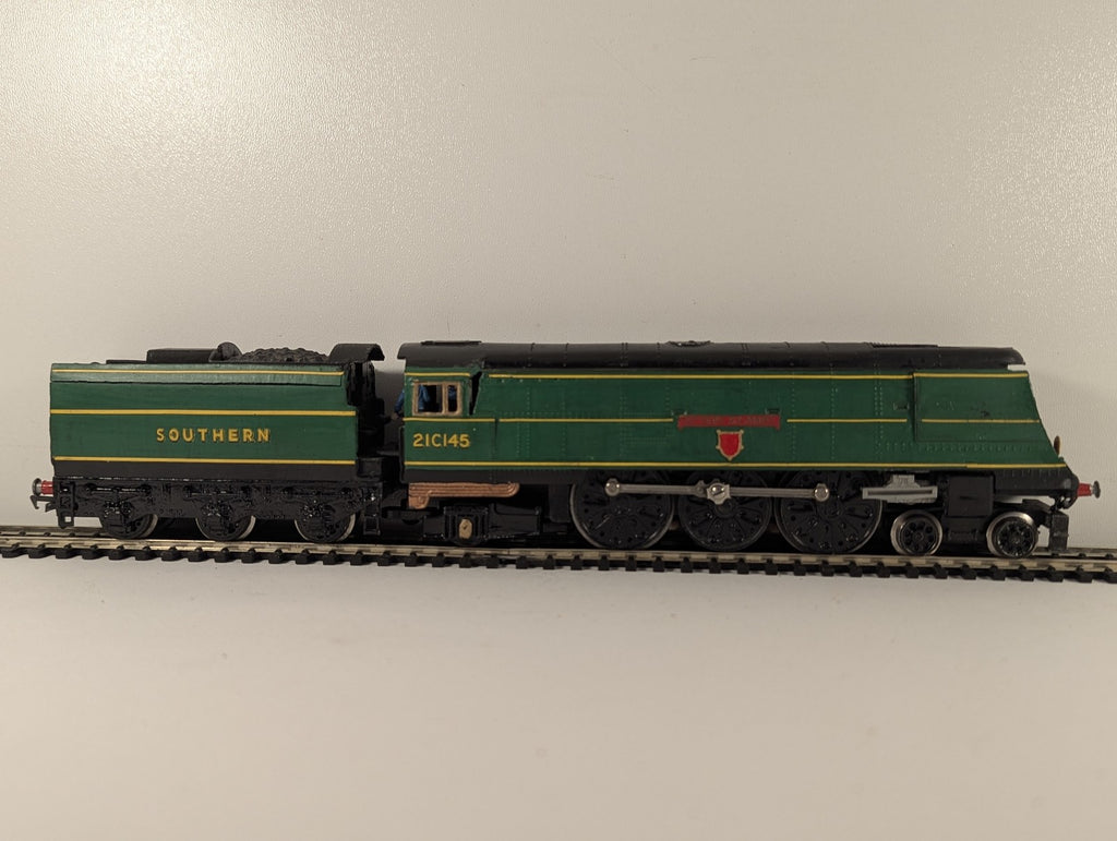 Triang OO Gauge Bulleid West Country Class 4-6-2 'Ottery St. Mary'