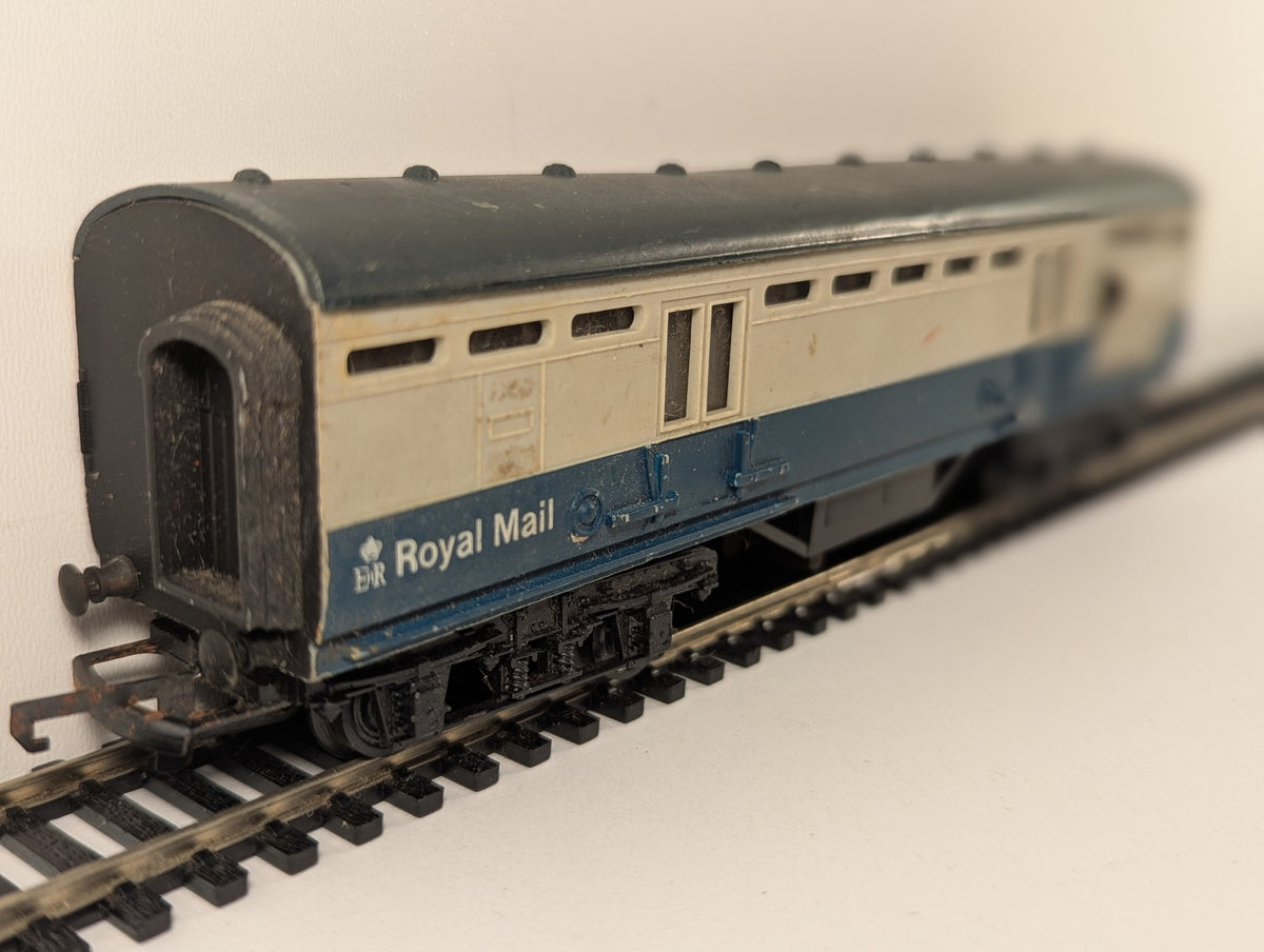 Tri-ang OO Gauge Operating Royal Mail Coach Passenger Coach M30224