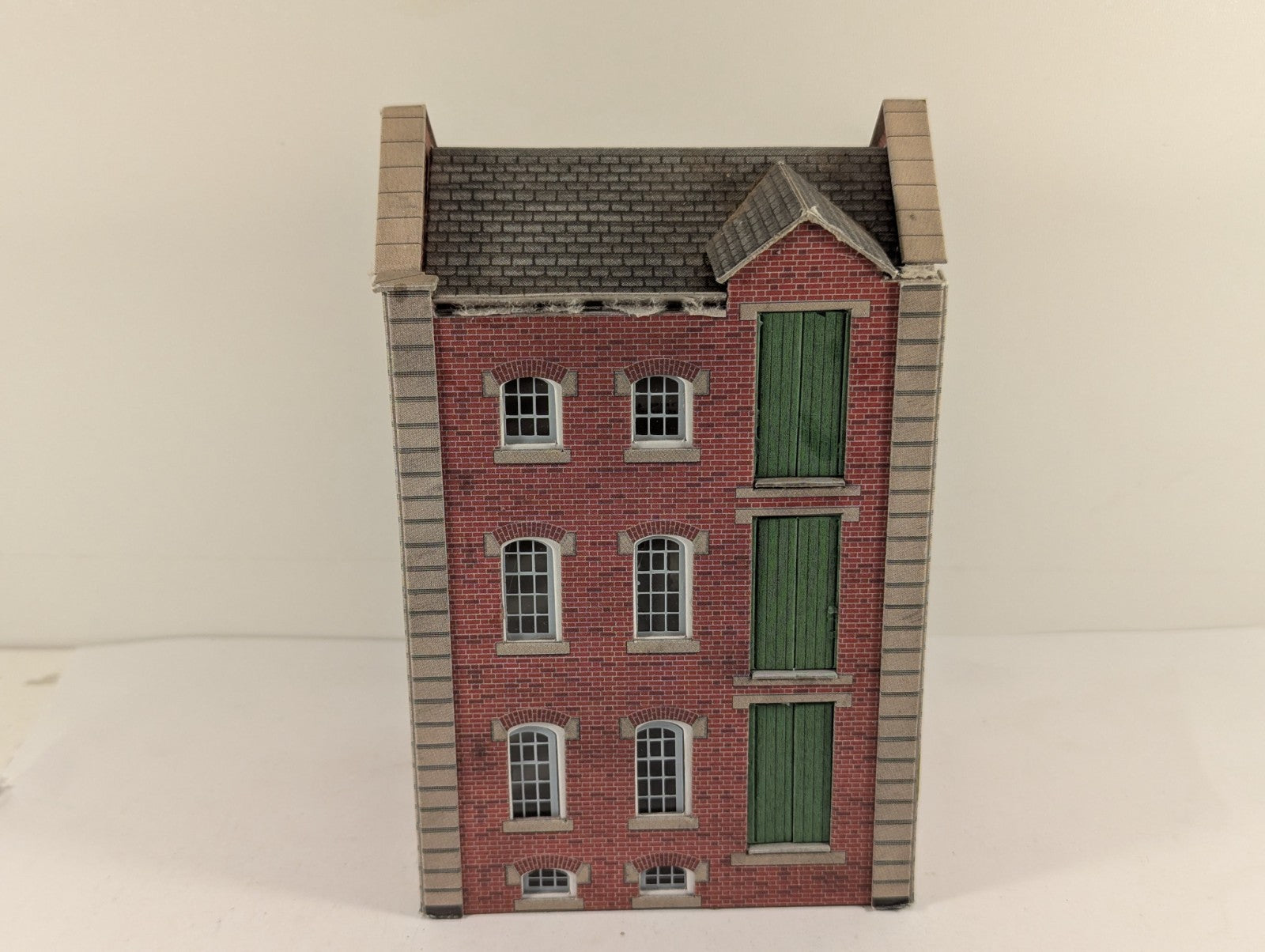 Metcalfe PO282 OO/HO Scale Warehouse Card Kit Built