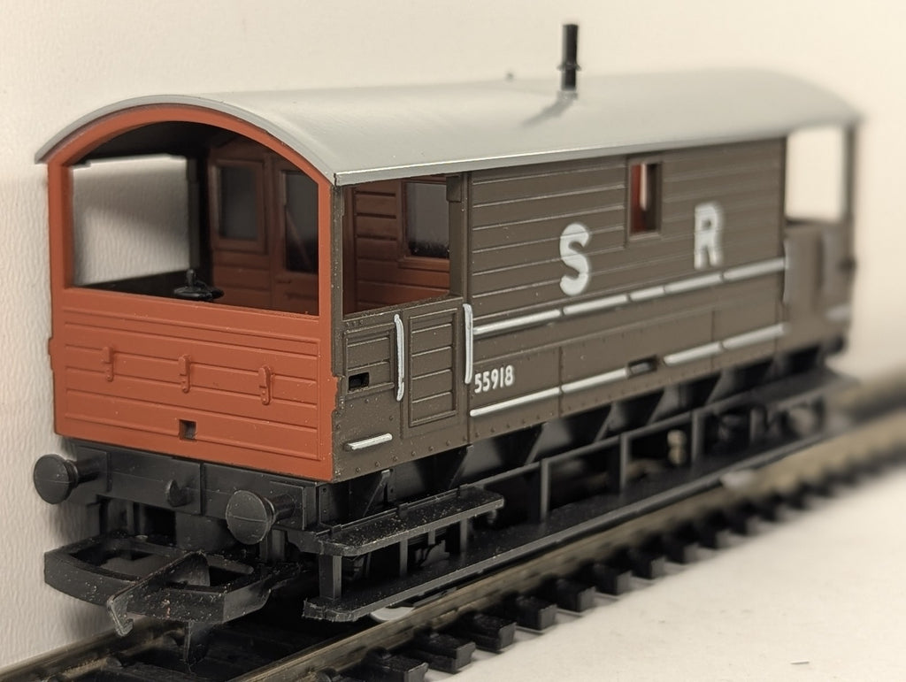 Hornby OO Gauge SR 20 Ton Pillbox Brake Van 55918 SR Brown R124