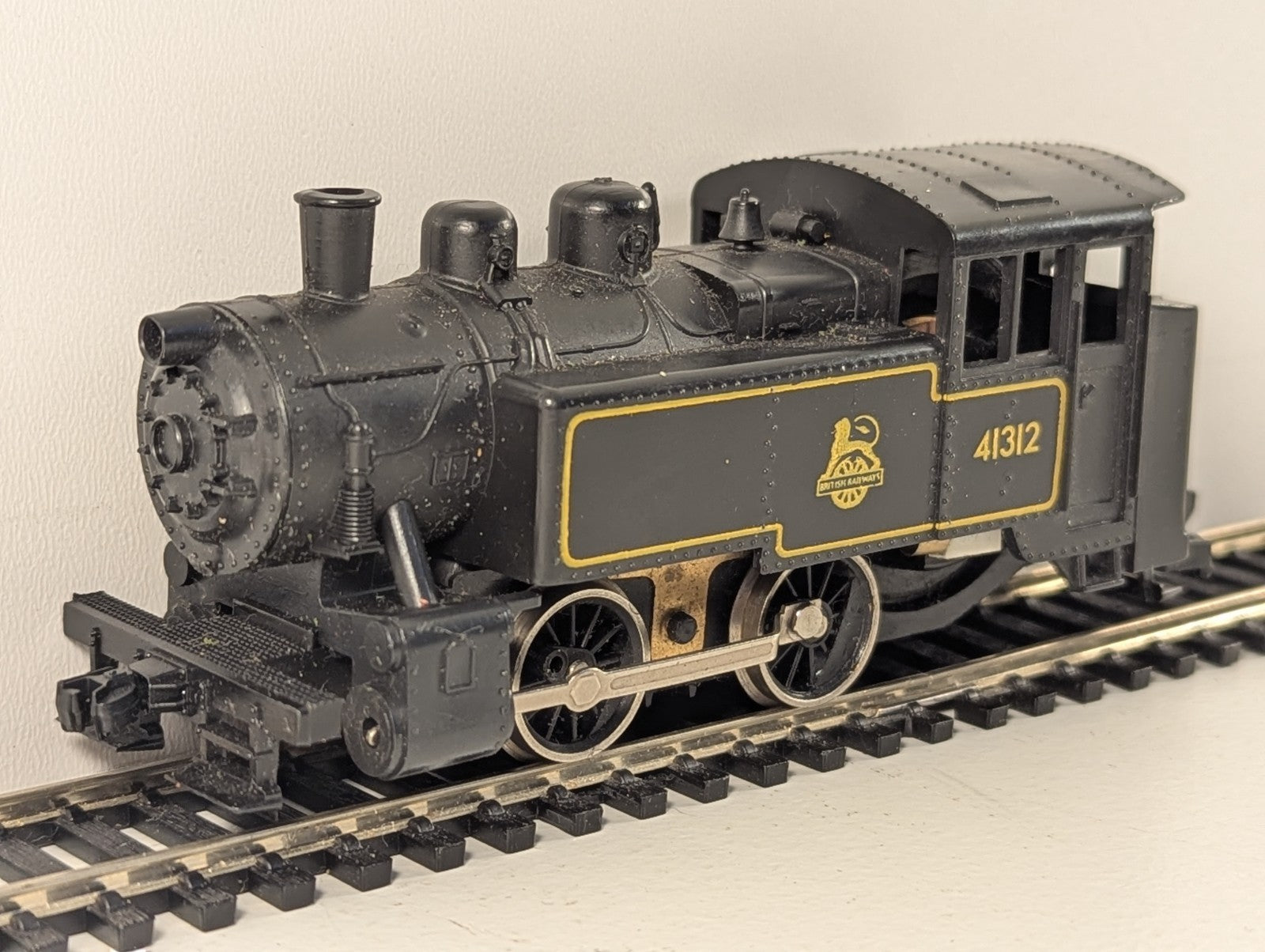 LIMA 23Q OO Gauge 0-4-0 Tank Locomotive 41312 BR Black
