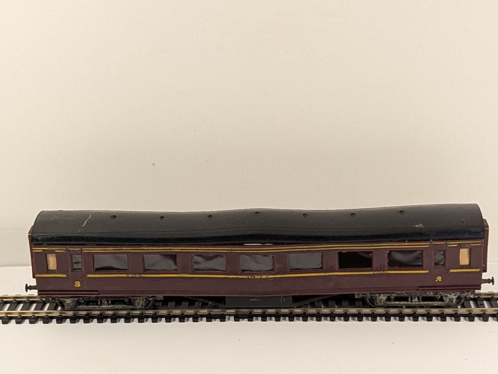 Coachcraft LMS 3rd Class Vestibule Coach Kit OO Gauge Boxed