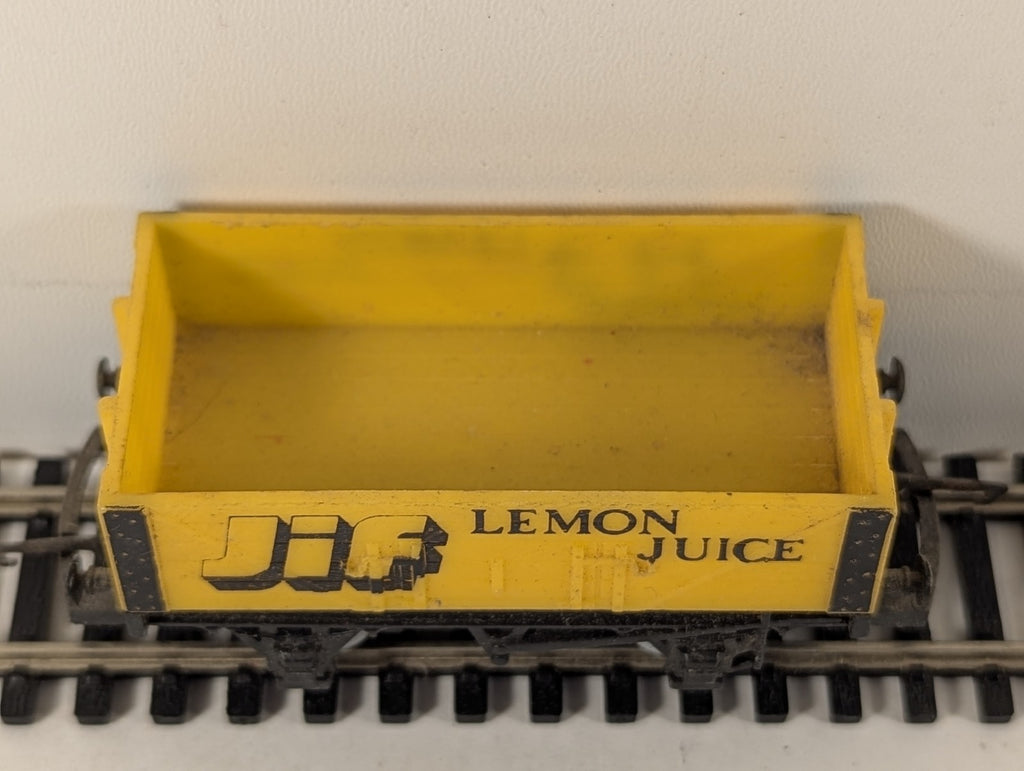 Hornby OO Gauge Jif Lemon Juice Wagon Open Wagon R012
