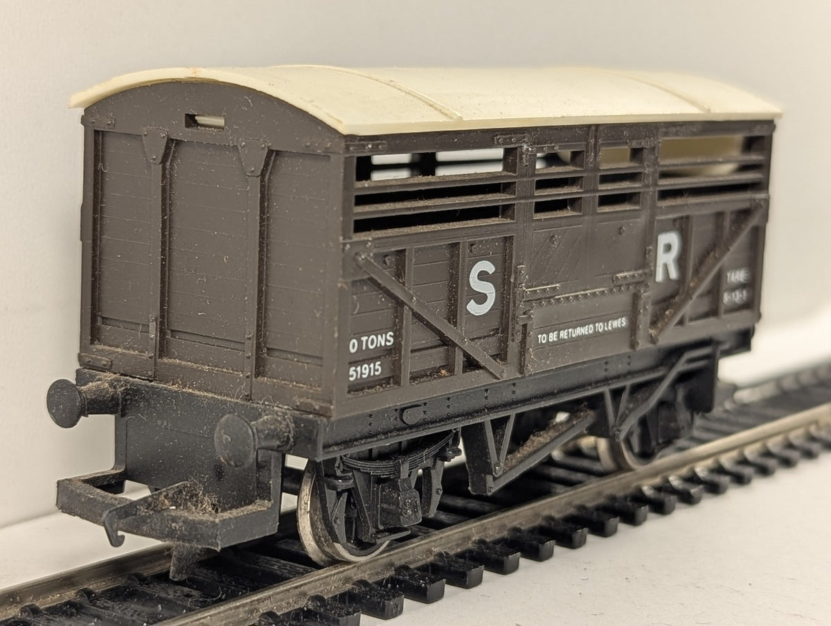Hornby OO Gauge SR Cattle Truck Goods Wagon 51915 SR Brown R127