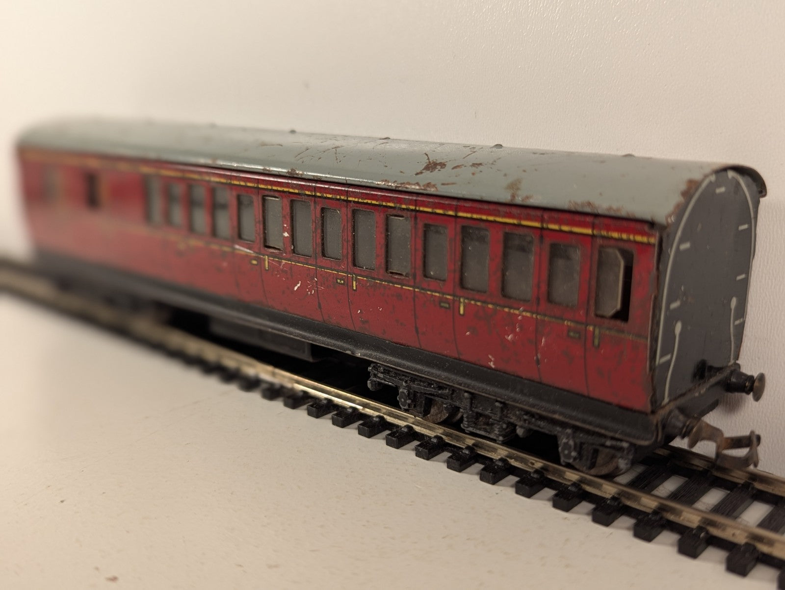 Hornby Dublo OO Gauge LMS Brake Third Tinplate Corridor Coach