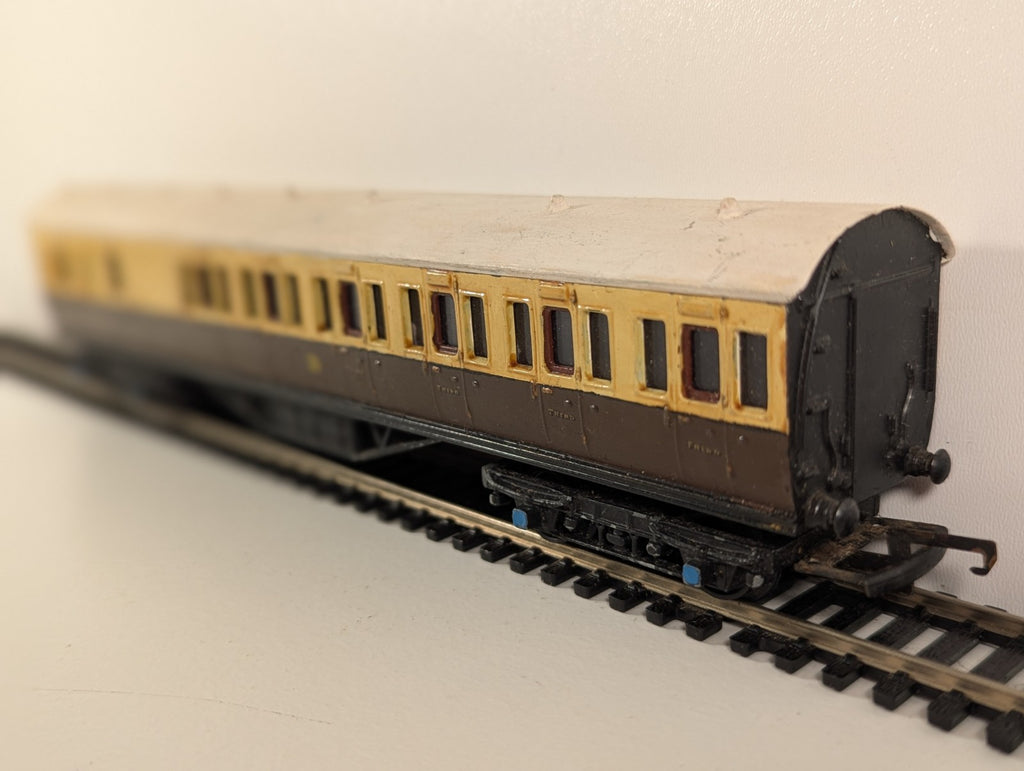 Kitbuilt GWR Collett Composite Coach No. 7169 – Brown & Cream