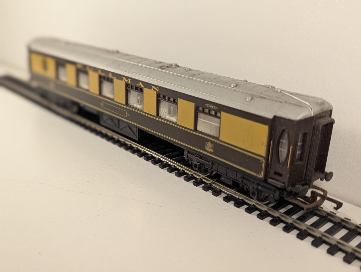 Hornby R4312 OO Gauge Pullman Parlour Car