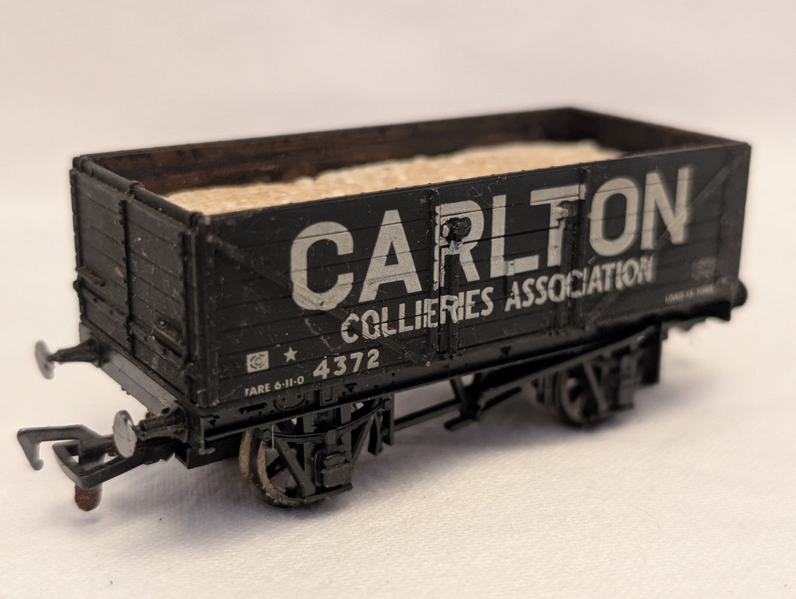 Airfix OO Gauge 7 Plank Wagon Carlton Collieries Association Goods