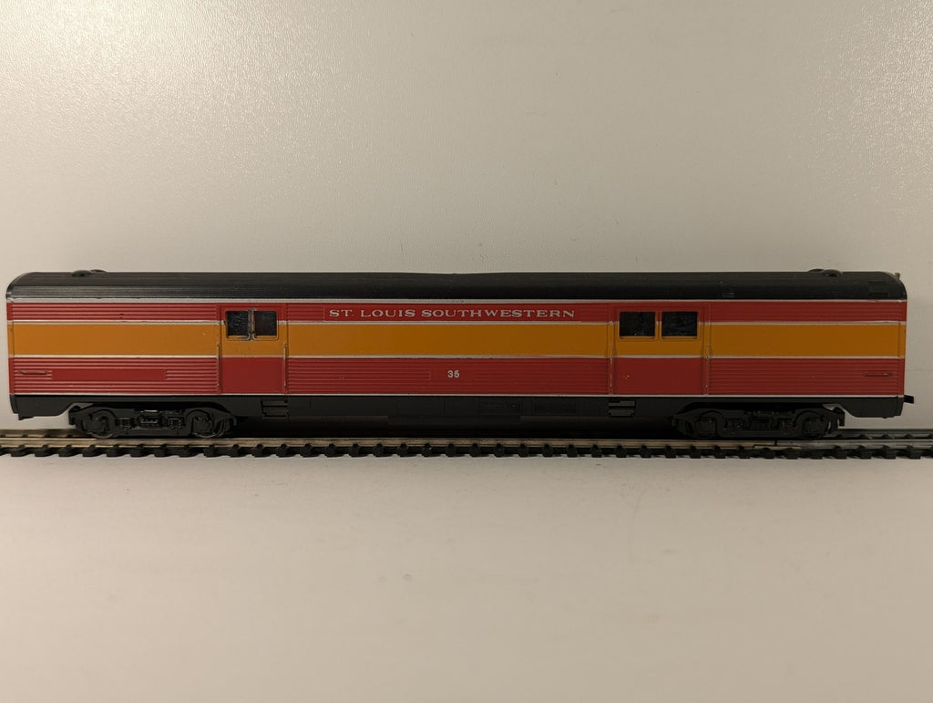 Athearn HO Gauge 72ft Streamlined Baggage Car Passenger Coach 35