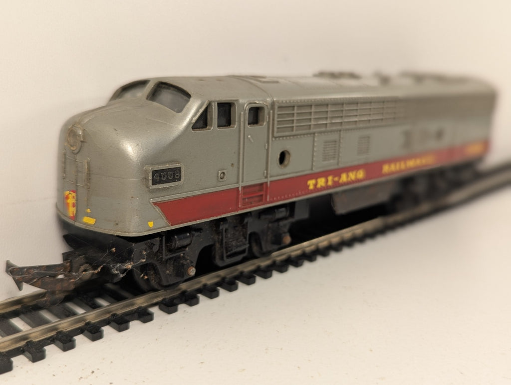 Tri-ang OO Gauge R57 Transcontinental B-B Diesel Dummy Locomotive