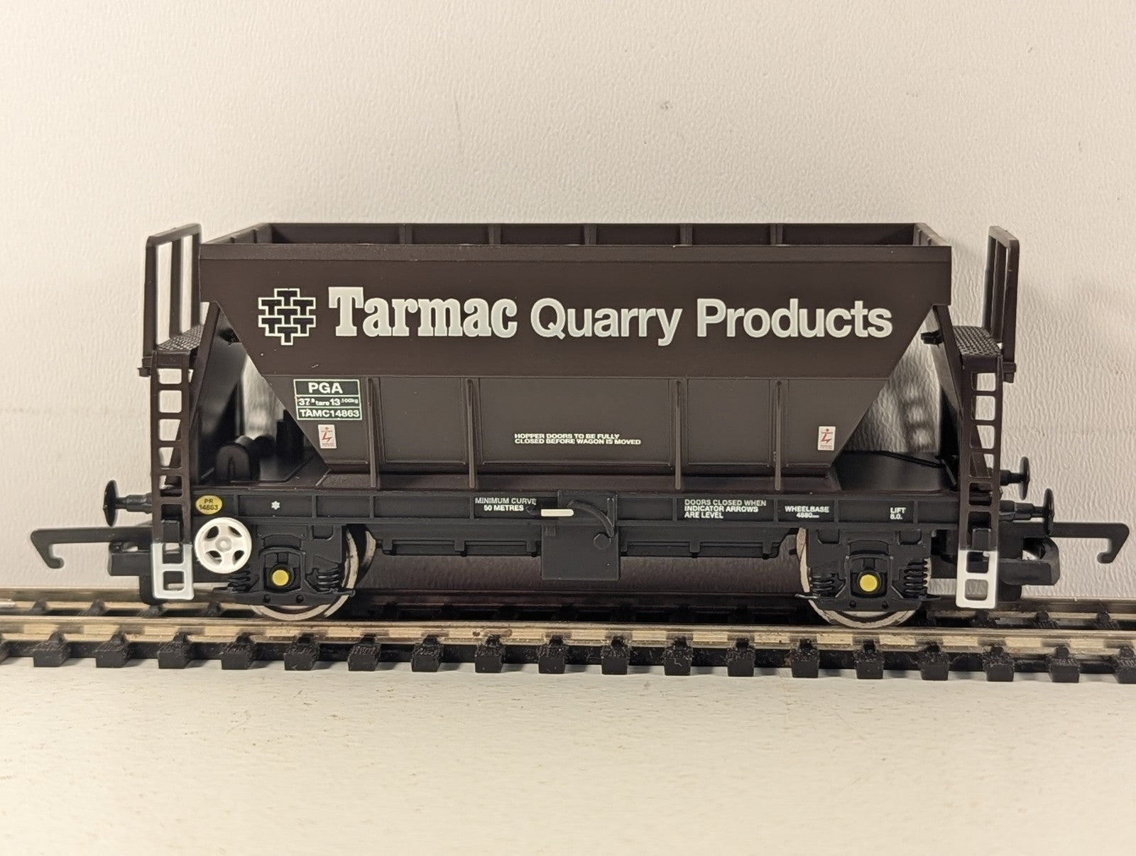 Hornby OO Gauge Procor Hopper 'Tarmac Quarry Products' Goods Wagon TAMC14863
