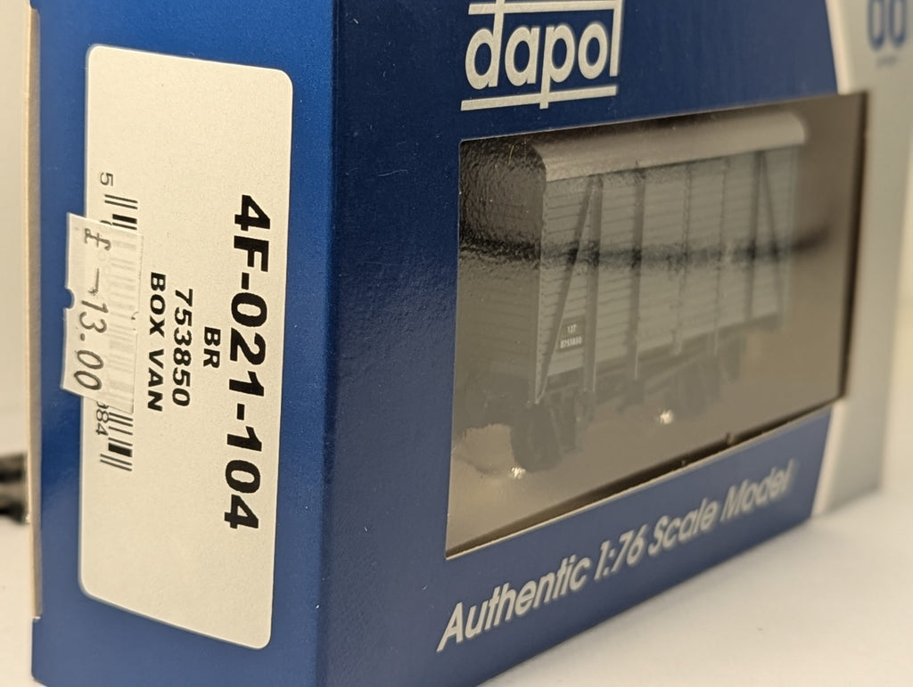 Dapol 4F-021-104 OO Gauge Box Van