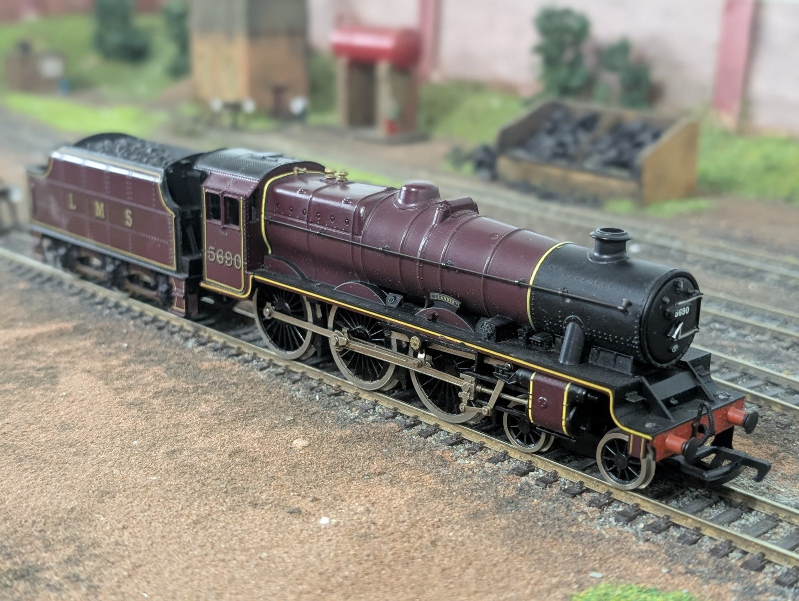 Mainline 37061 Jubilee Class 5XP 4-6-0 5690 Leander LMS Maroon