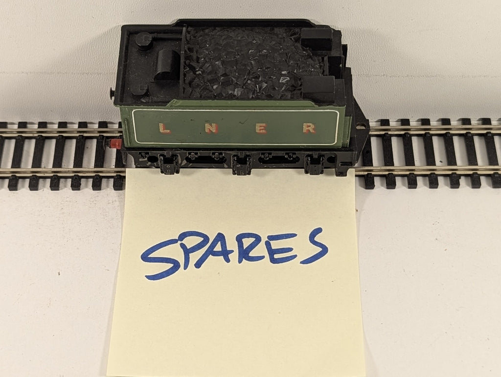 Tri-ang OO B12 LNER Green Tender