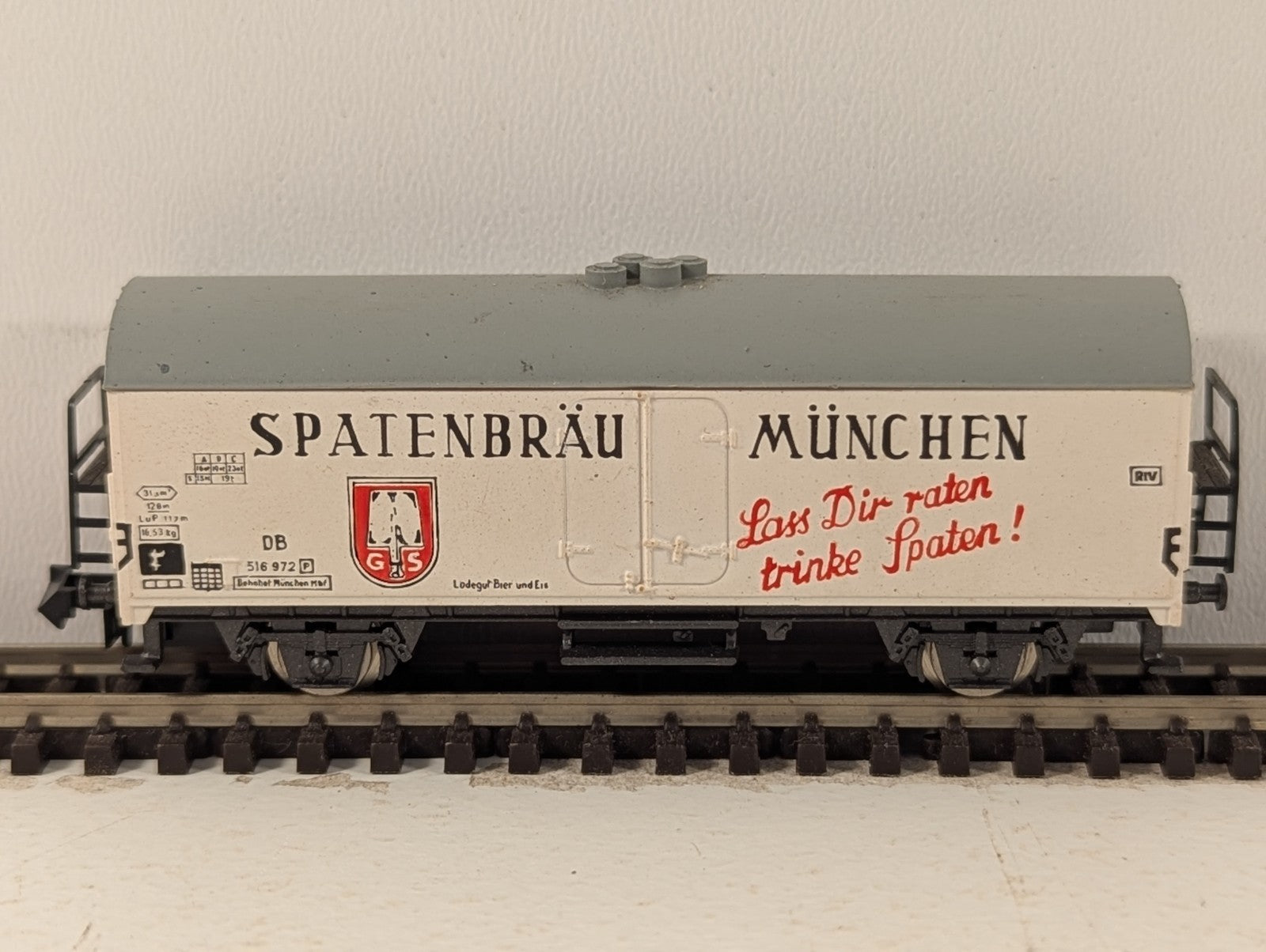 Rivarossi N Gauge Refrigerated Beer Wagon - Missing Coupler