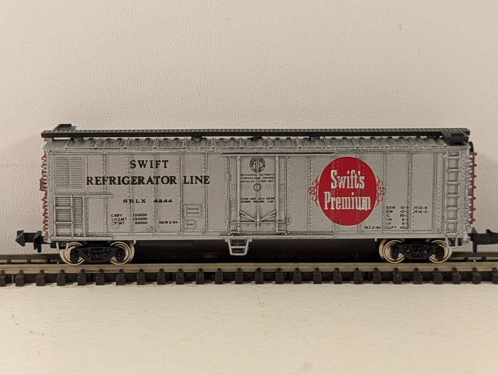 Bachmann N Gauge 51ft Swift's Premium Steel Reefer Car