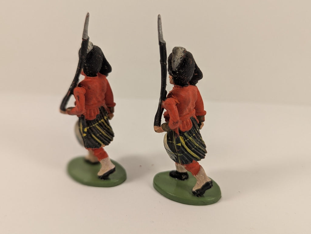 Britains Toy Soldiers “The Gordon Highlanders” Plastic Figures