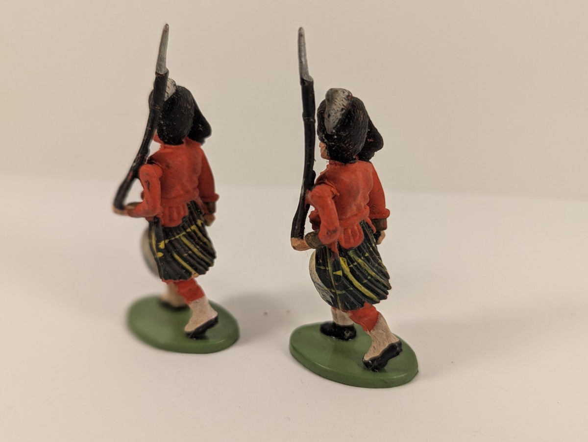 Britains Toy Soldiers “The Gordon Highlanders” Plastic Figures