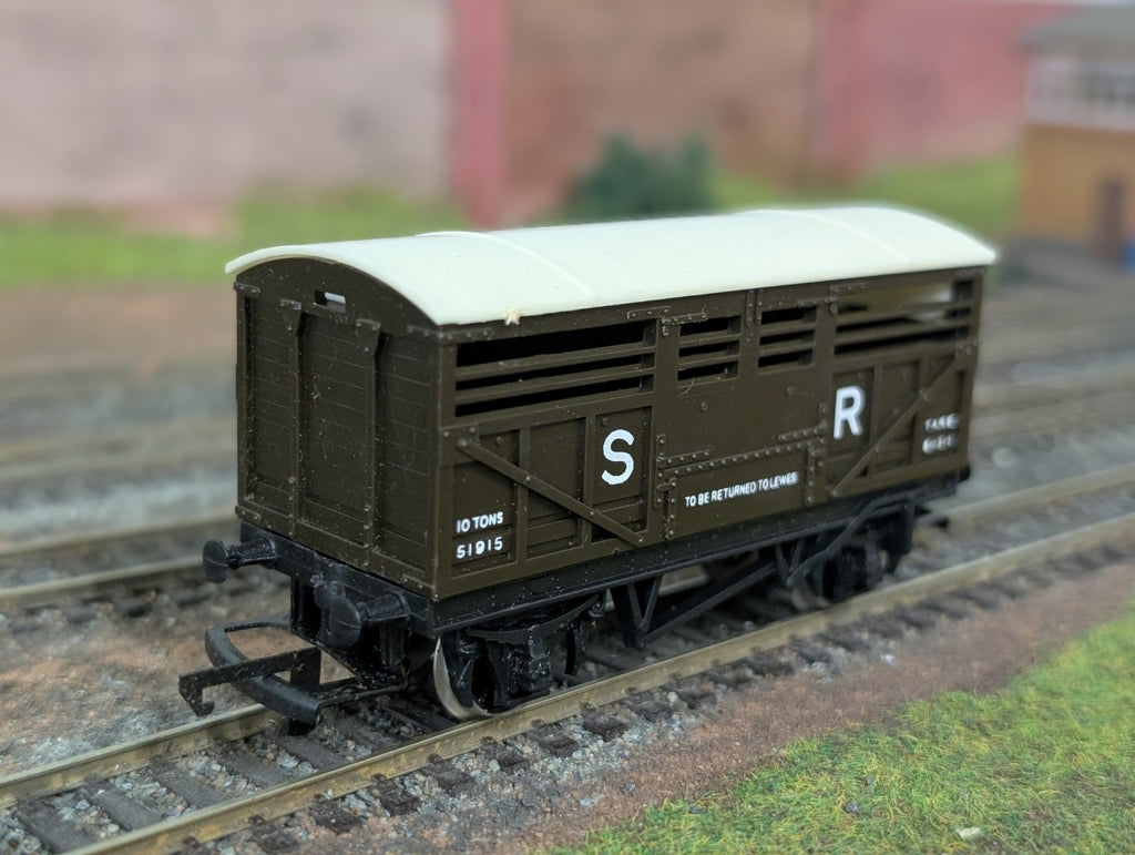 Hornby R106 SR sheep wagon