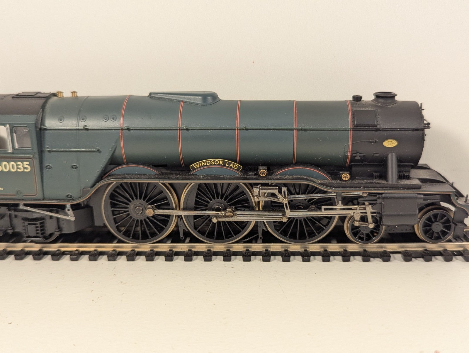 Hornby R2341 OO Gauge A3 60035 Windsor Lad BR Green – Spares Repair