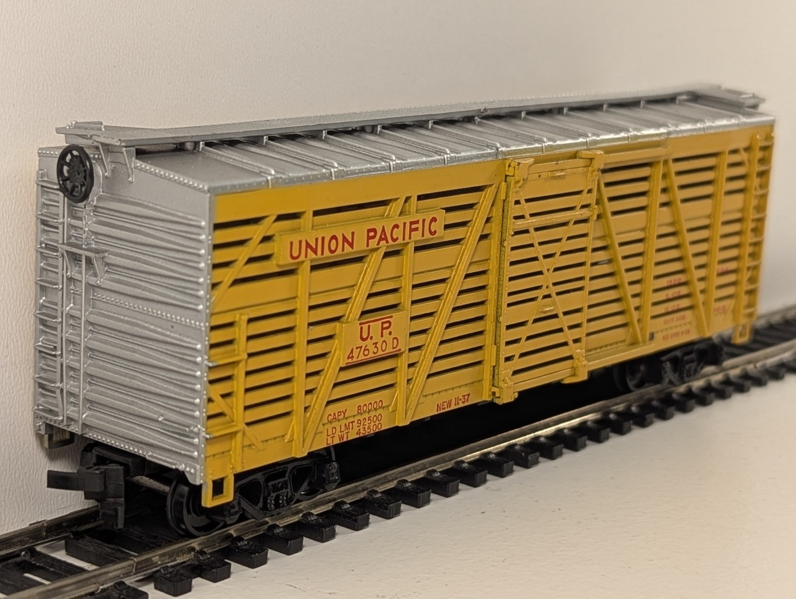 Walthers Trainline 931-1680 HO Gauge 40ft Stock Car