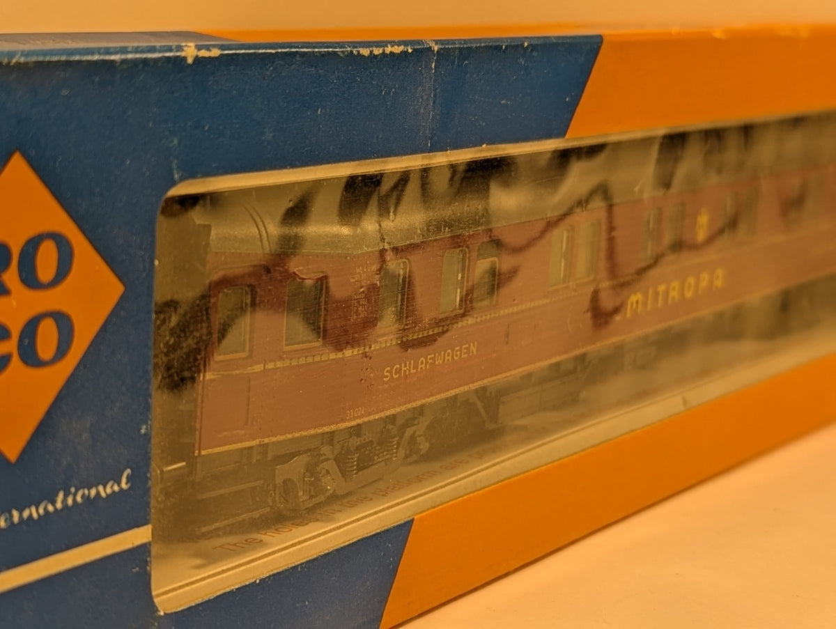 Roco 4292 HO Gauge International Red Express Coach