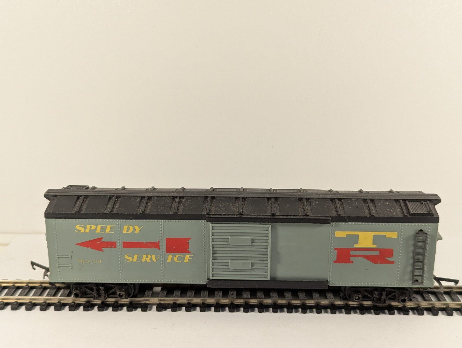 Tri-ang R136 OO Gauge Grey Speedy Service Boxcar
