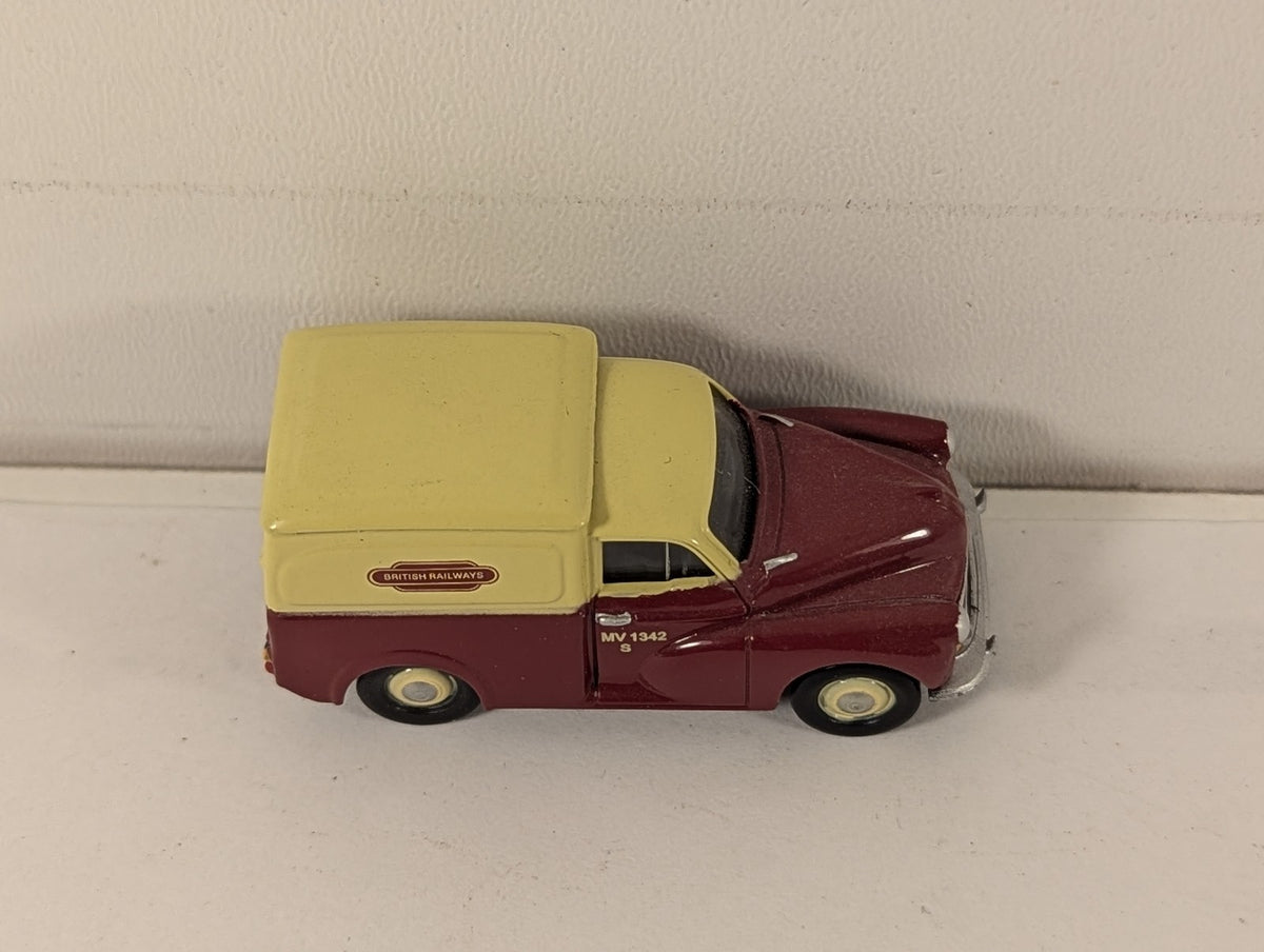 Classix 1:76 Scale / OO Gauge Morris Minor Van Road Vehicle MV 1342 S