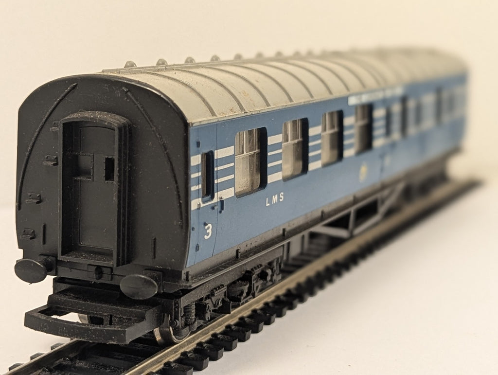 Hornby R423 OO Gauge LMS Coronation Scot 3rd Class Coach 5792