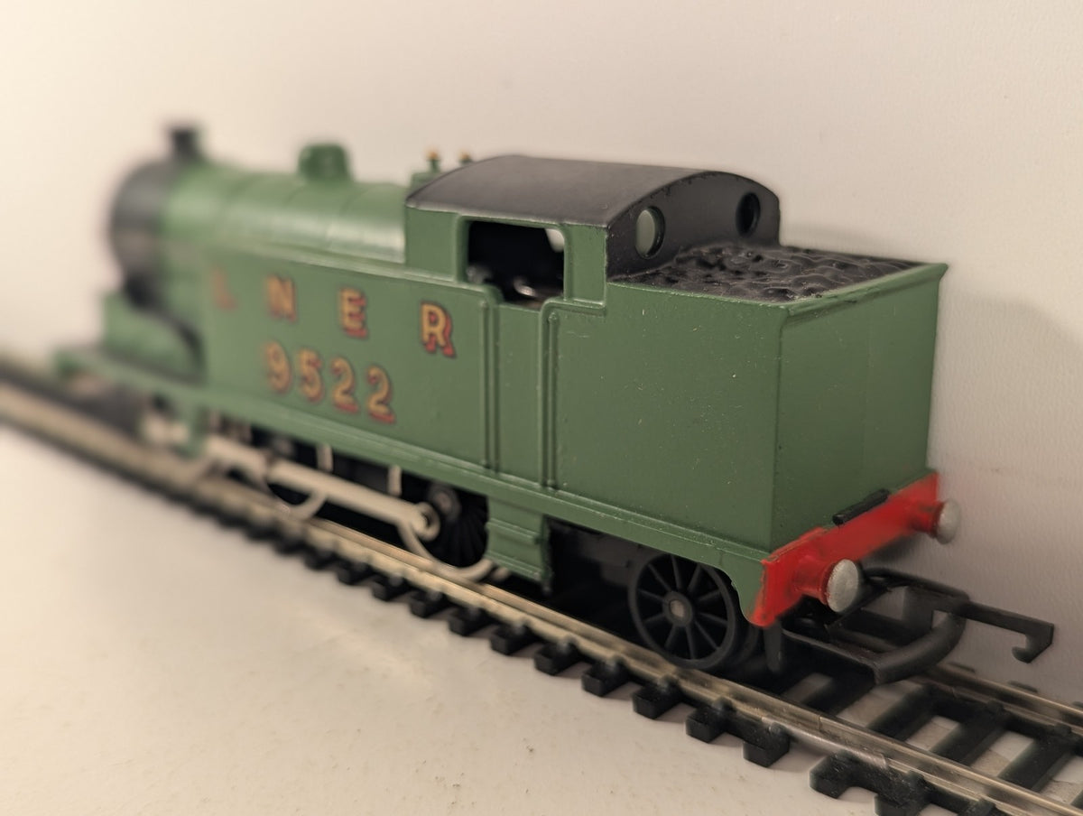 Wrenn OO Gauge Class N2 0-6-2T Steam Locomotive 9522 LNER Green W2215